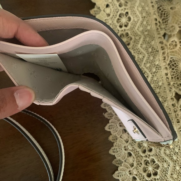 New 🌸 Tory Burch set Emerson crossbody & wallet - Picture 5 of 15